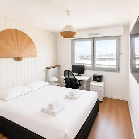 Le 401 - 8p - Paris La Defense Apartment Nanterre